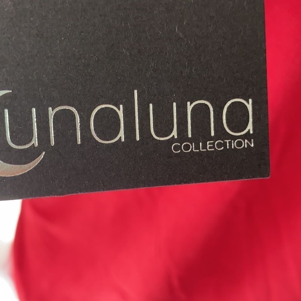 NWT Unaluna Abbey Long Wine Cold Shoulder Maxi XS - Picture 7 of 8